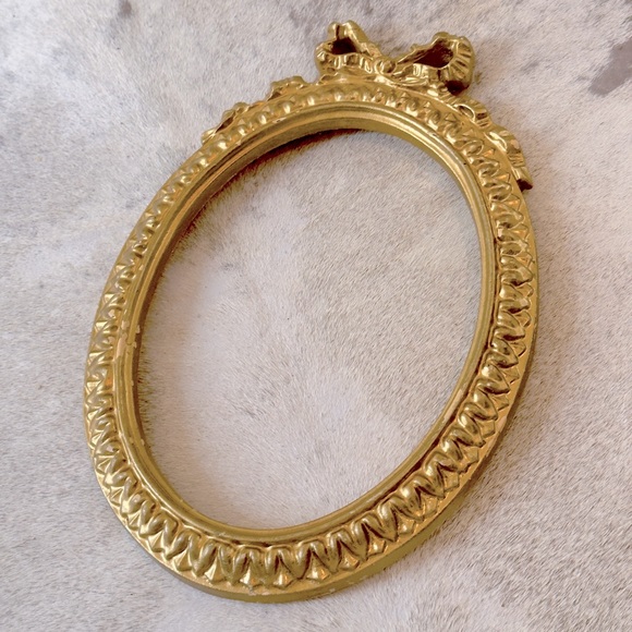 VINTAGE Shabby Chic Bows Gold Oval Wooden Empty Frame 11” x 13” Opening 9.5 x 7 - Picture 3 of 16